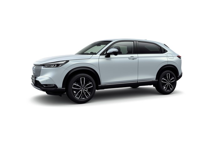 2021 Honda Vezel e:HEV JP-spec Metallic White Crossover