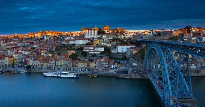 Porto, Portugal: Dom Luís I Bridge over Douro River