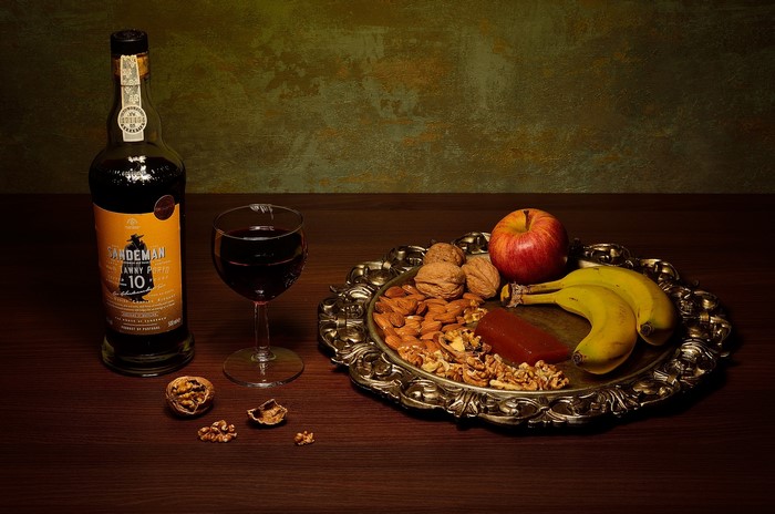 Sandeman Tawny Port 10 Year Old bottle with fruit and nuts