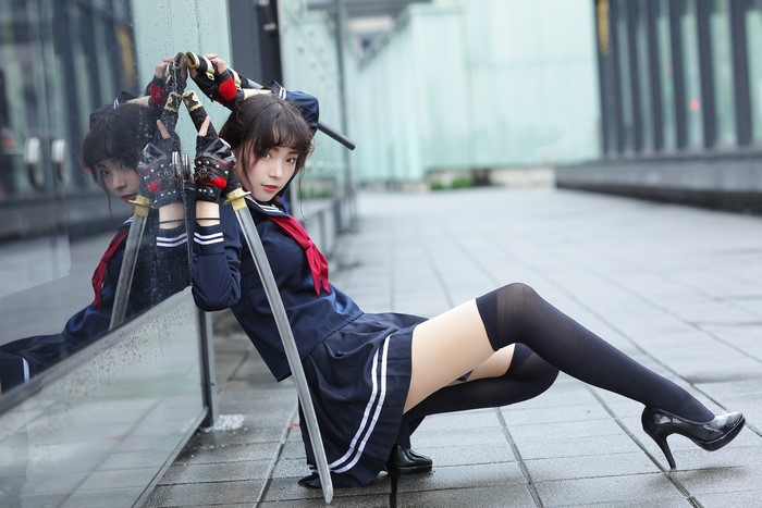 4K Asian Schoolgirl with Katana in Pose