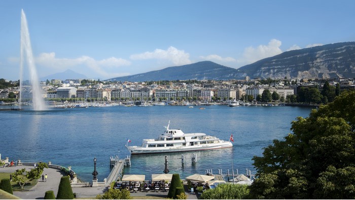 Jet d'Eau Fountain and Riverboat on Lake Geneva, Switzerland