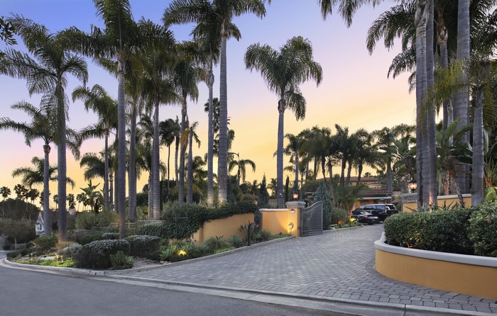 4K Mansion Gate with Palms in San Juan Capistrano, California