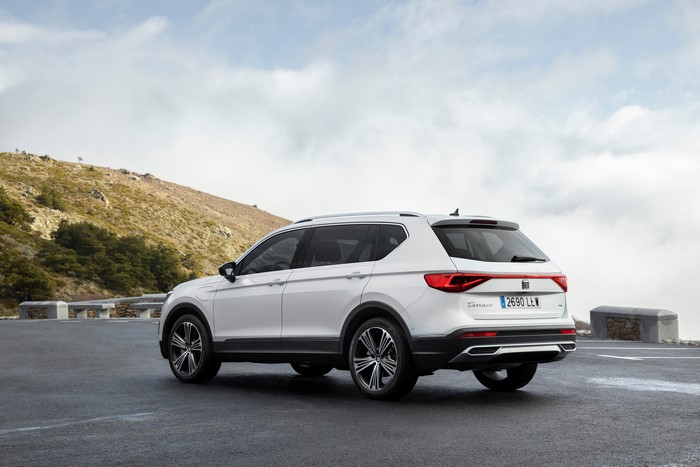 White Seat Tarraco eHybrid parked on a mountain road