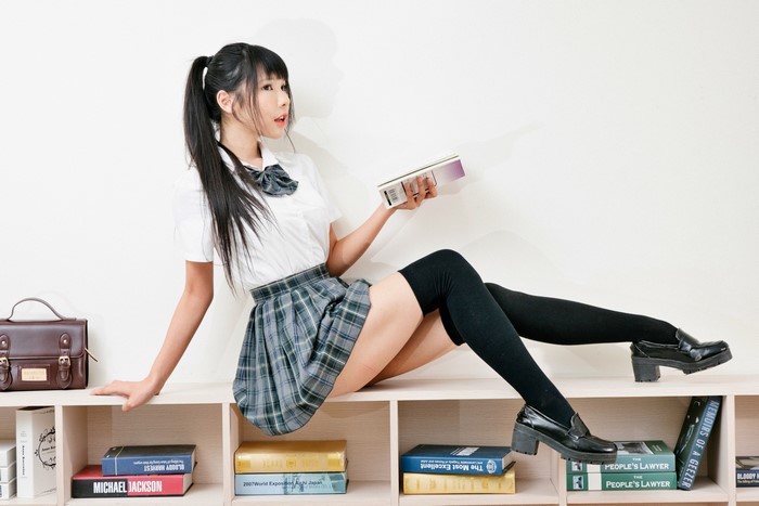 4K Asian Girl in Skirt and Knee Highs