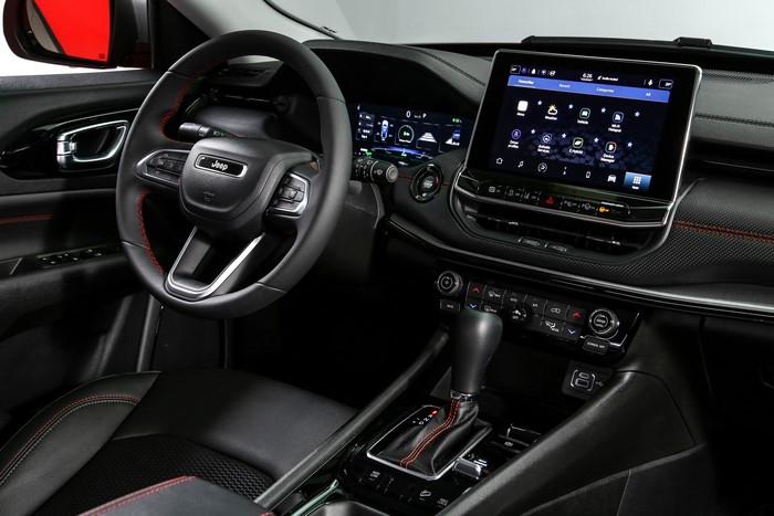 Jeep Compass Trailhawk 4xe interior