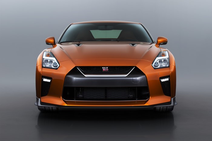 4K Nissan GT-R