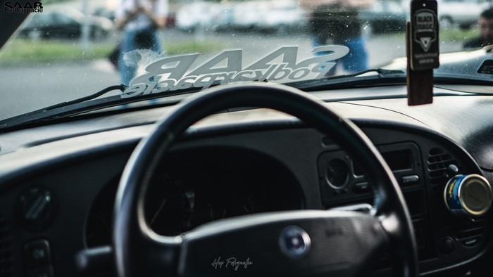 Saab 900 NG interior with "Black Magic" air freshener