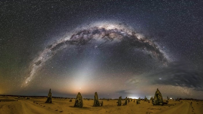 Milky Way over the Pinnacles desert at night