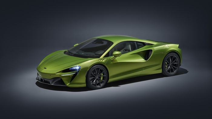 4K McLaren Artura Hybrid Sports Car