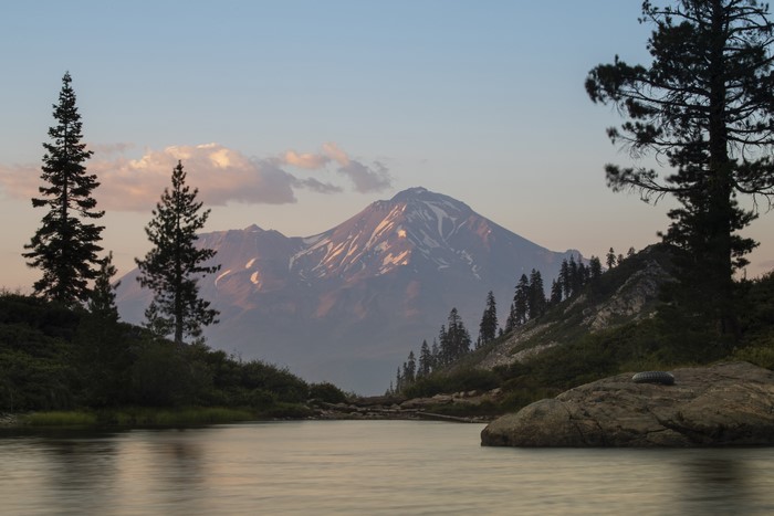 Mountain landscape with lake and trees