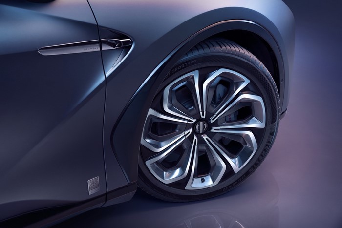 HiPhi electric car wheel and fender