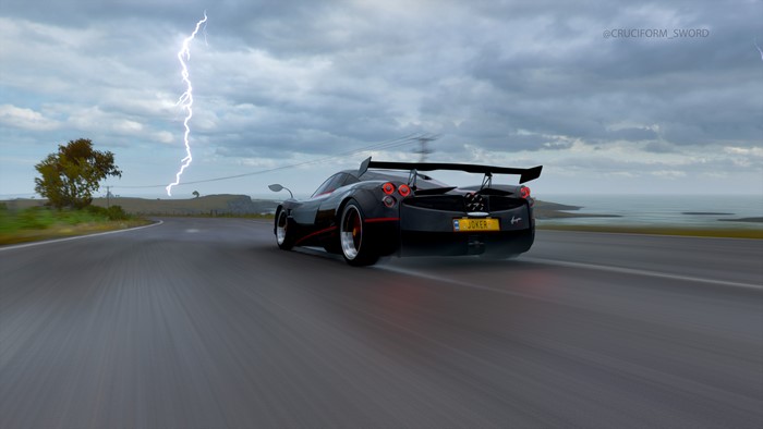 Pagani Huayra with lightning in Forza Horizon 4