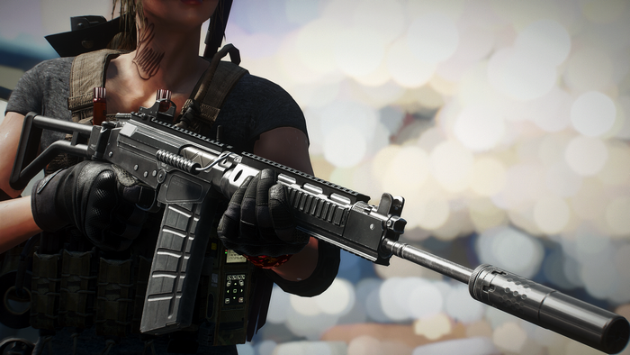 Woman holding a gun with a silencer in Fallout 4
