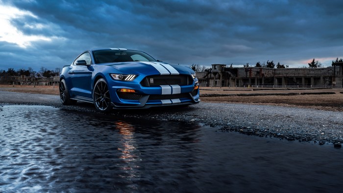 4K Blue Ford Mustang Shelby GT500 with White Stripes