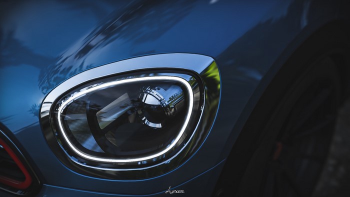Mini Countryman headlight in Forza Horizon 4