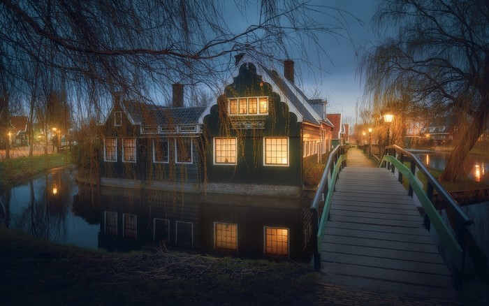Ivan Kurmyshov's Zaanse Schans at Night