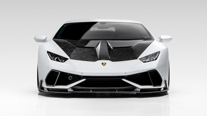 4K White Lamborghini Huracan by Vorsteiner