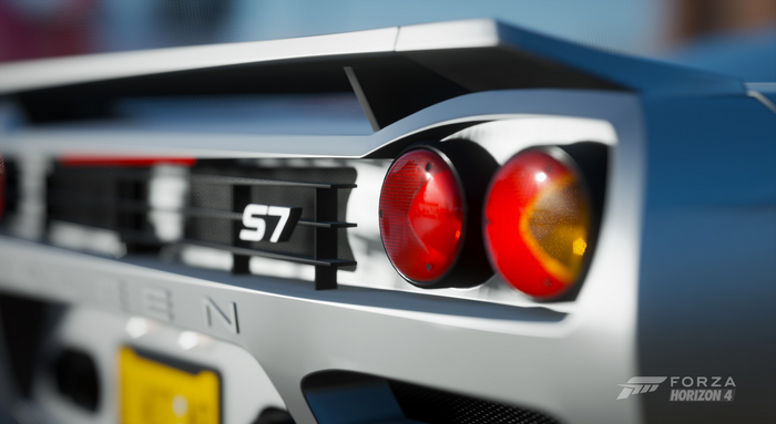 Saleen S7 rear lights and spoiler in Forza Horizon 4