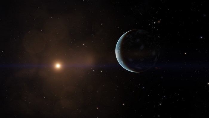 Planet and star in Elite: Dangerous