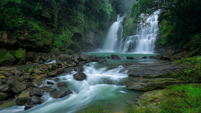 Nauyaca Waterfalls in Costa Rica with long exposure