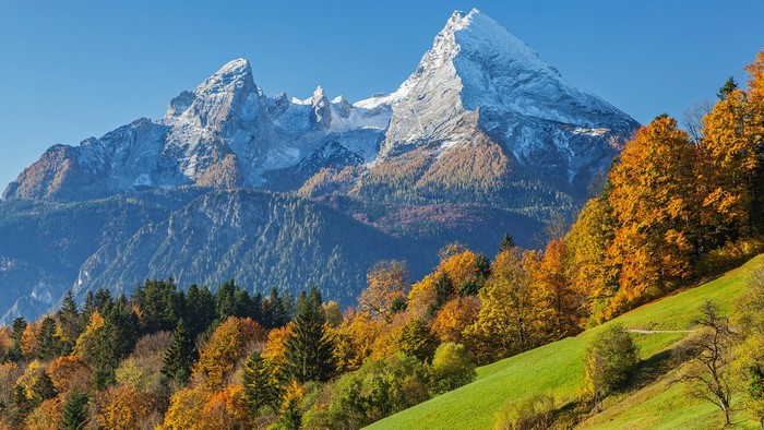 Watzmann mountain in Bavaria during autumn