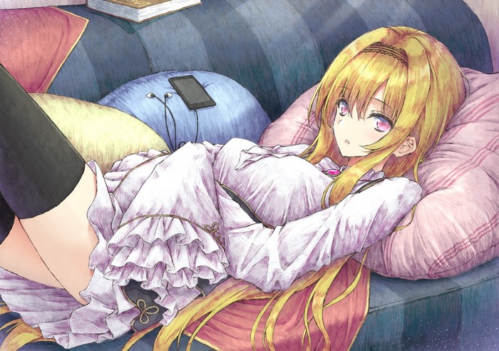 Kurosaki Chitose from THE blonde dress frills anime artwork