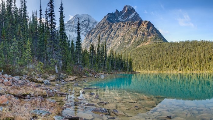 Mount Edith Cavell and turquoise lake in Jasper National Park