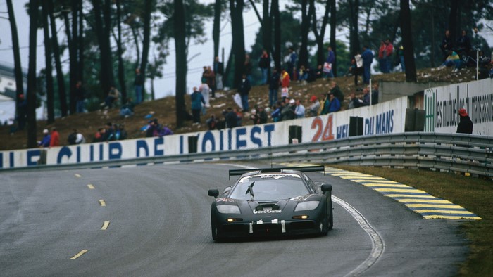 McLaren F1 GTR racing at Le Mans