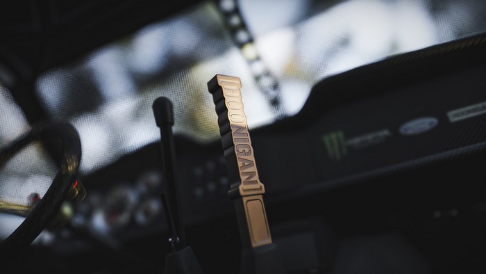 Hoonigan gear shift in Forza Horizon 4