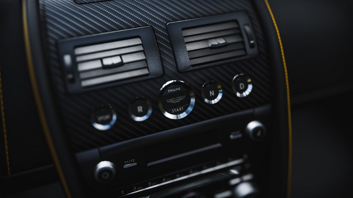 Aston Martin V12 Vantage S interior dashboard