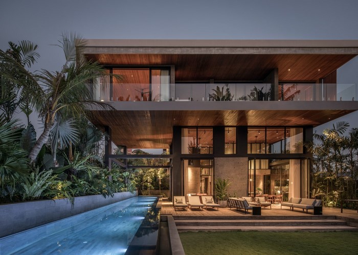 Modern House with Swimming Pool and Lush Architecture