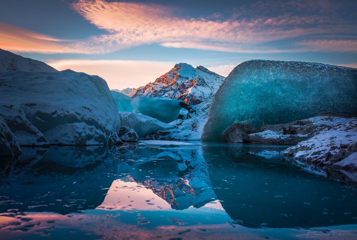 4K Glacial Landscape with Mountain Reflection