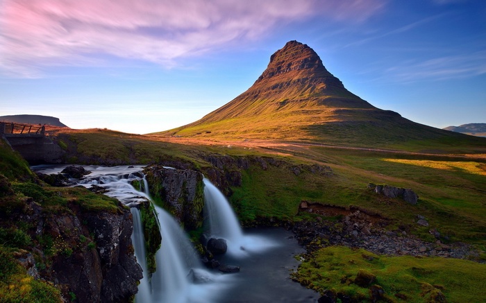 Kirkjufell mountain and Kirkjufellsfoss waterfall in Iceland
