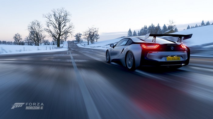 BMW i8 driving on a snowy road in Forza Horizon 4