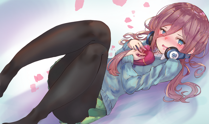 Nakano Miku from The Quintessential Quintuplets holding a heart-shaped box