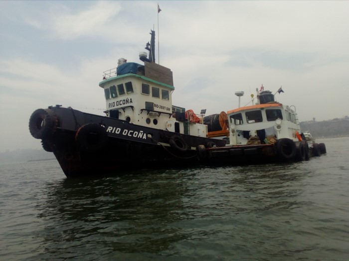 Tugboat RIO OCOÑA on the water