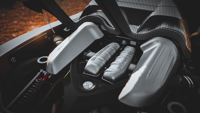 Porsche Carrera GT engine in Forza Horizon 4