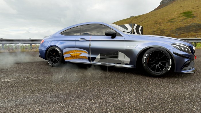 Mercedes-AMG C63S Drifting with Stuttgart Museum Graphic