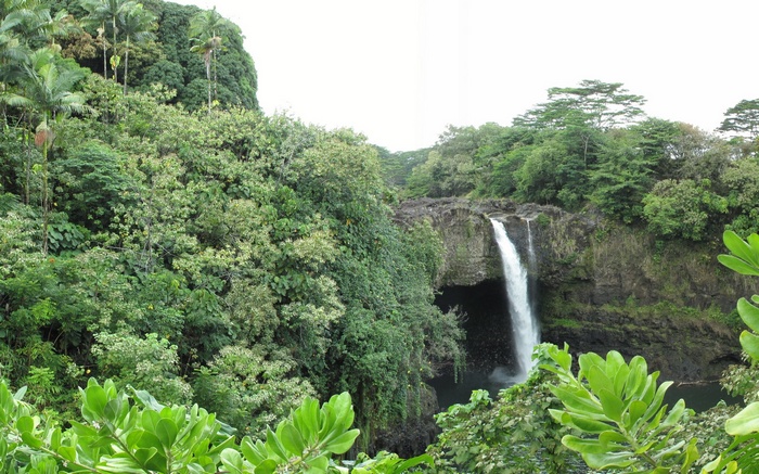 Rainbow Falls Waterfall in Hawaii