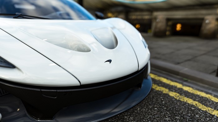 White McLaren P1 in Forza Horizon 4