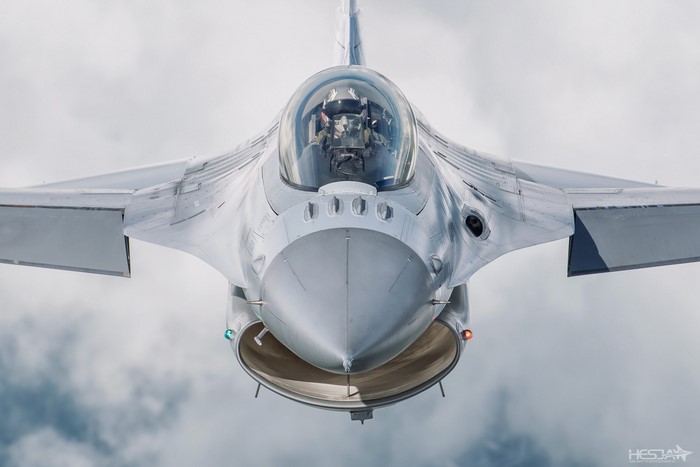 General Dynamics F-16 Fighting Falcon aircraft frontal view