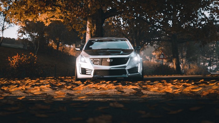 Cadillac CTS-V in Forza Horizon 4 with autumn leaves