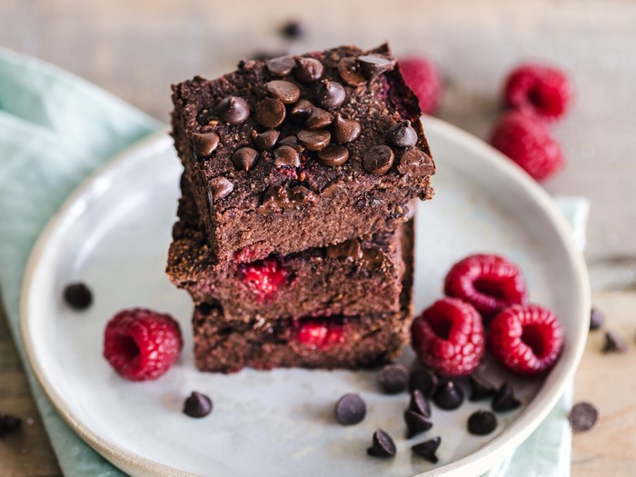 Chocolate raspberry brownies with chocolate chips