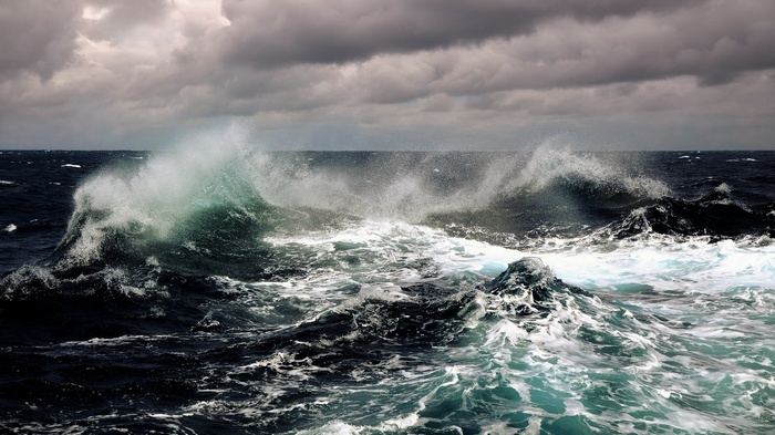 Stormy ocean with large waves crashing