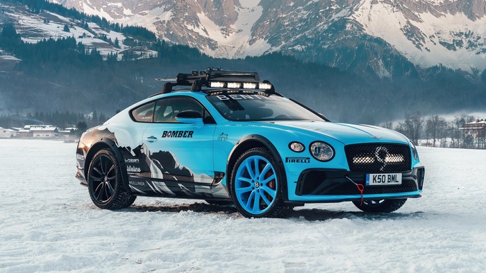 Bentley Continental GT "Bomber" in snow