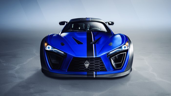 4K Felino CB7R supercar frontal view