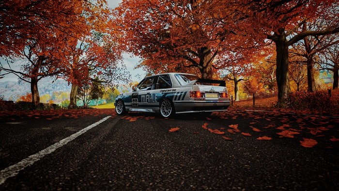 BMW M3 E30 with Mahle livery in Forza Horizon 4