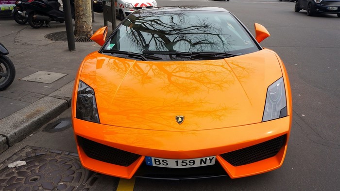 Orange Lamborghini Gallardo with license plate BS 159 NY