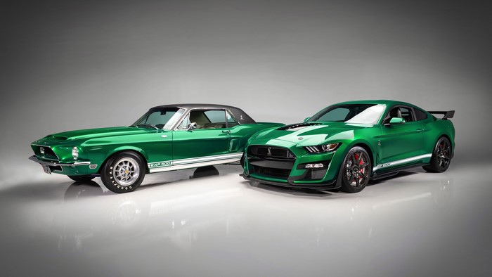 Ford Mustang Shelby GT500 cars