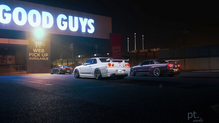 Nissan Skyline GT-R R34 and R33 Night Scene